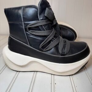 The North Face Halseigh Thermoball Waterproof Insulated Winter Ankle Boots